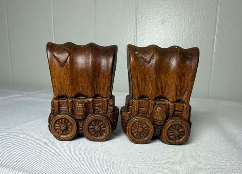 Vintage Wooden Covered Wagon Salt And Pepper Shaker Set